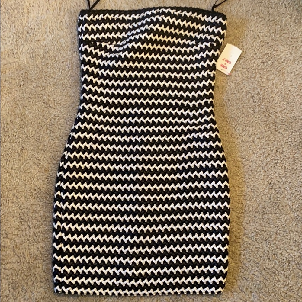 “New” TEXTURED FABRIC Body Con Mini Dress
